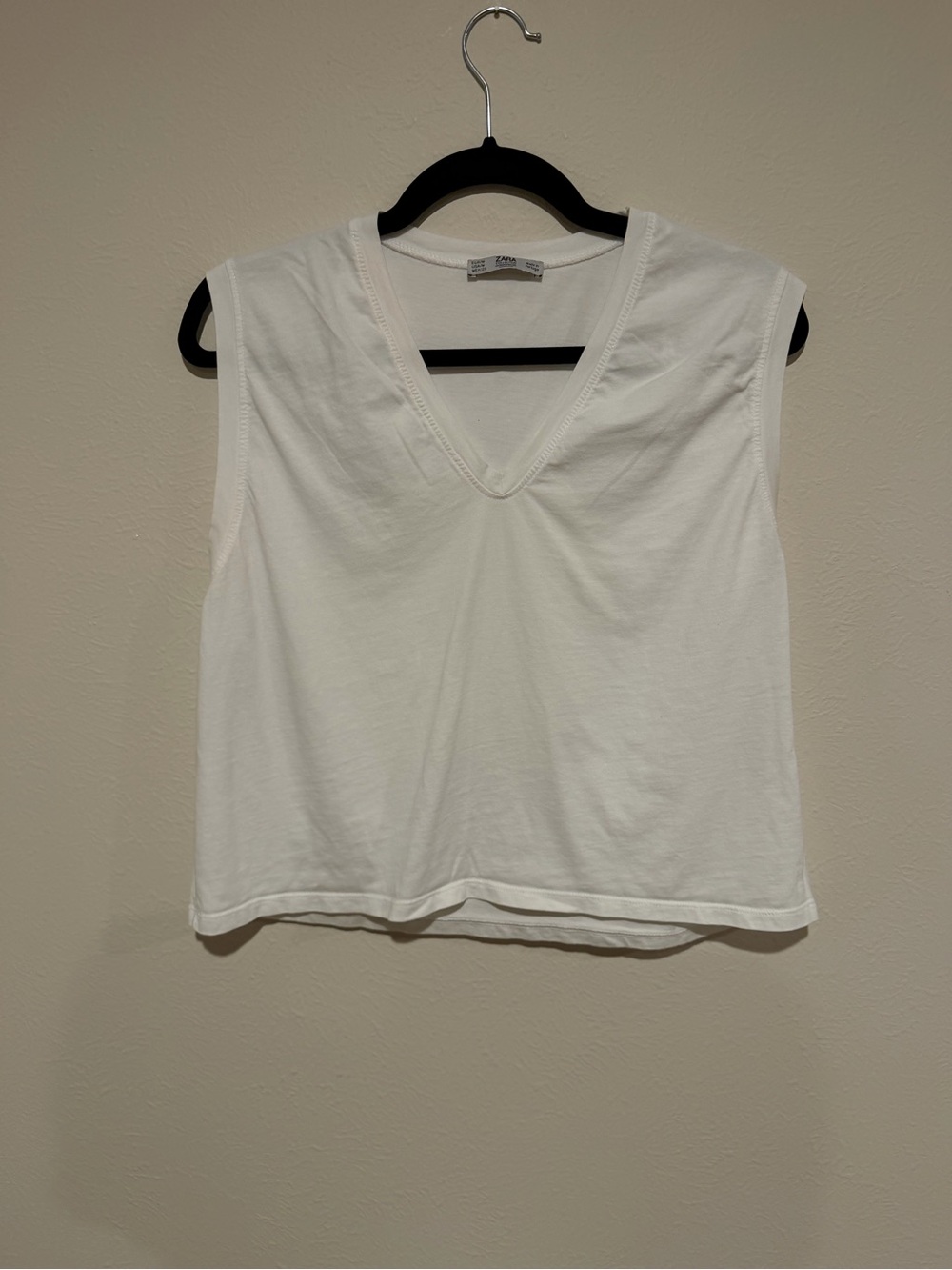 Zara White V-Neck Sleeveless Tank
